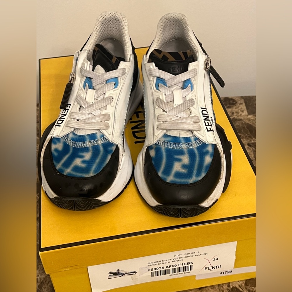 Kids  Fendi  shoes, white and blue size 34